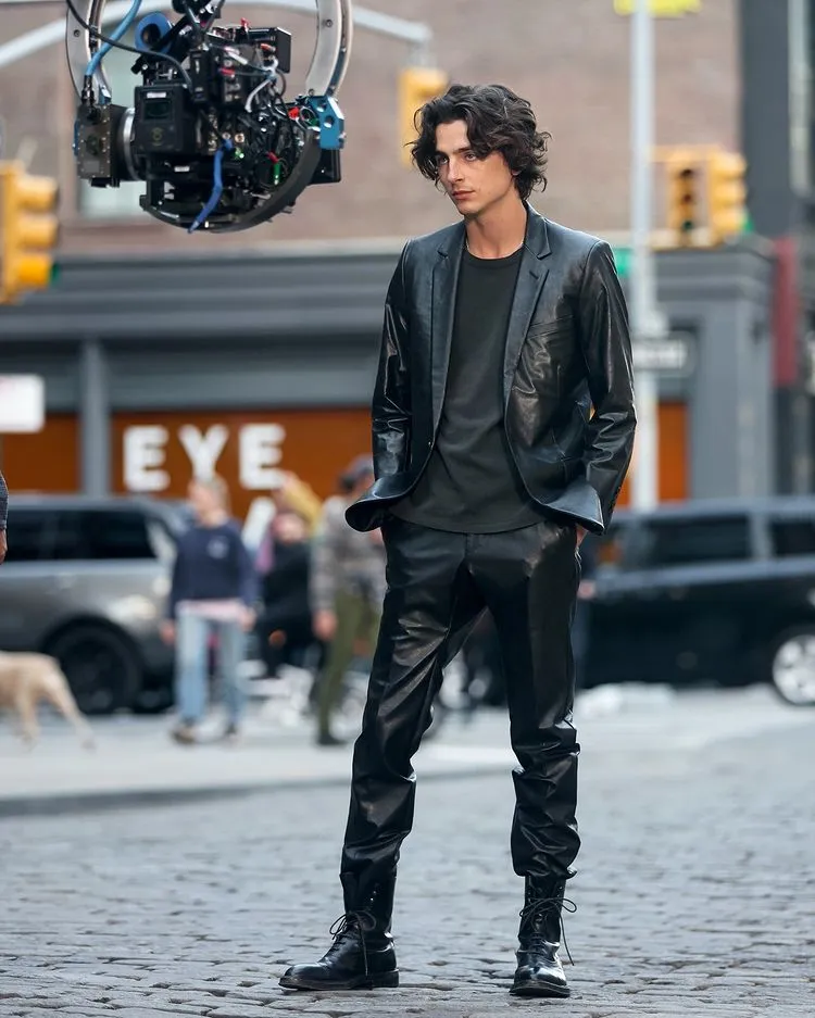 timothee-chalamet-chanel-bleu.jpg