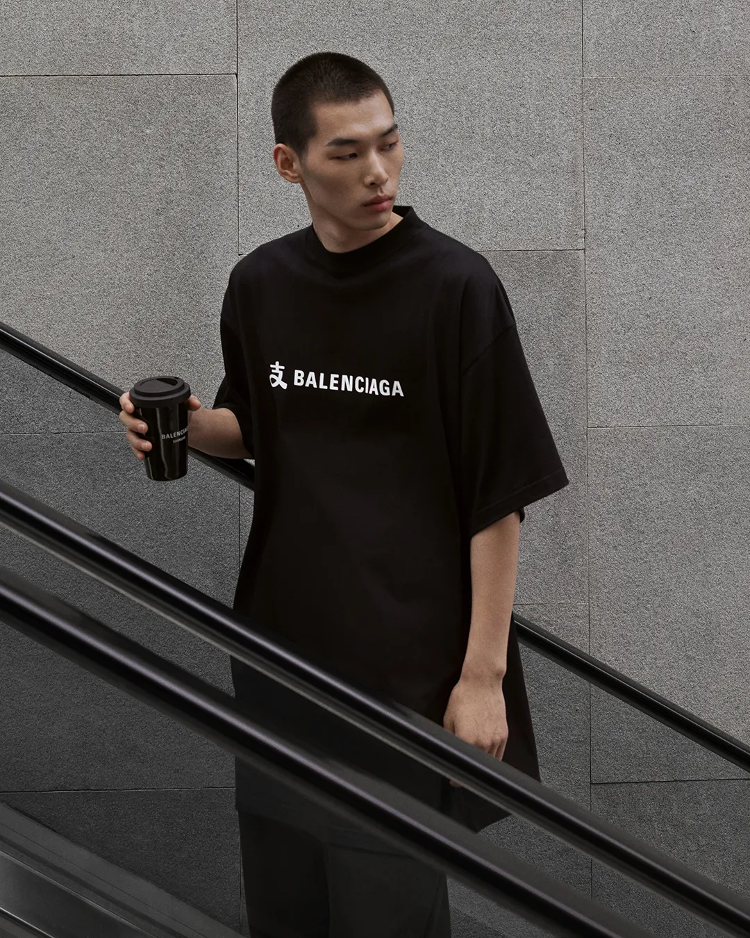 BALENCIAGA SPRING 25 EXCLUSIVE RELEASE - ALIPAY LOOK IMAGE 2.jpg