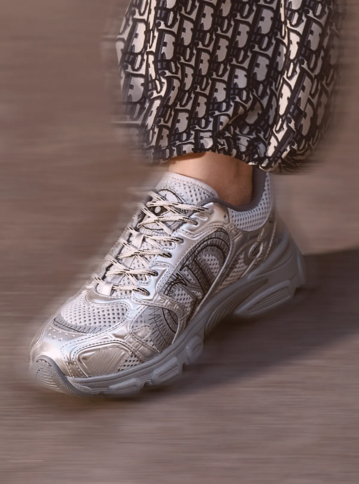 DIOR CHRONO SNEAKERS EDITORIAL © Sarah Blais 15.jpg