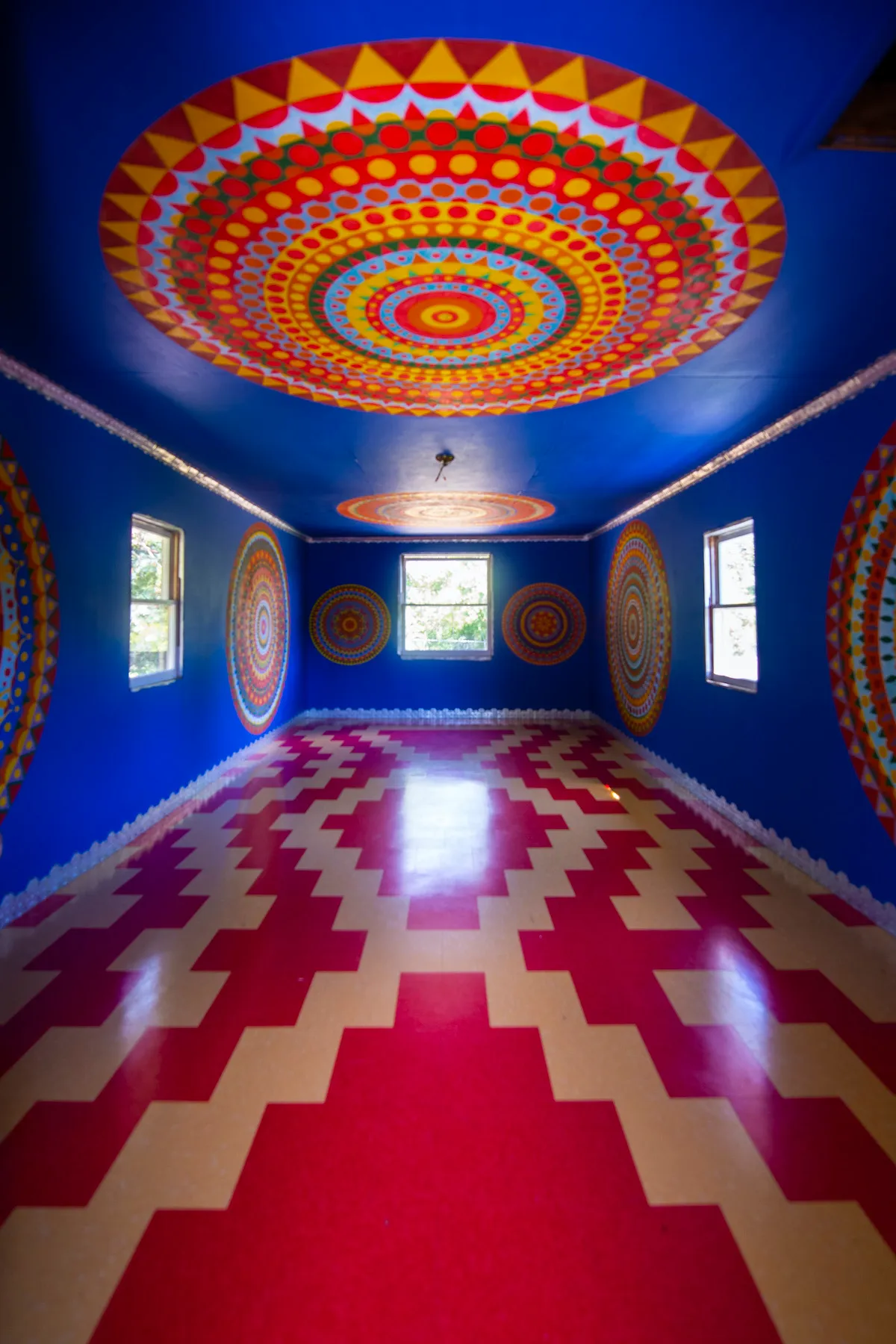 Imagen de una de las salas del museo Pasaquan en Georgia.