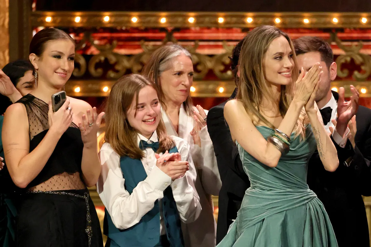 Angelina Jolie sobre Por Qué Su Hija Vivienne es la Razón de Su Primer Premio Tony