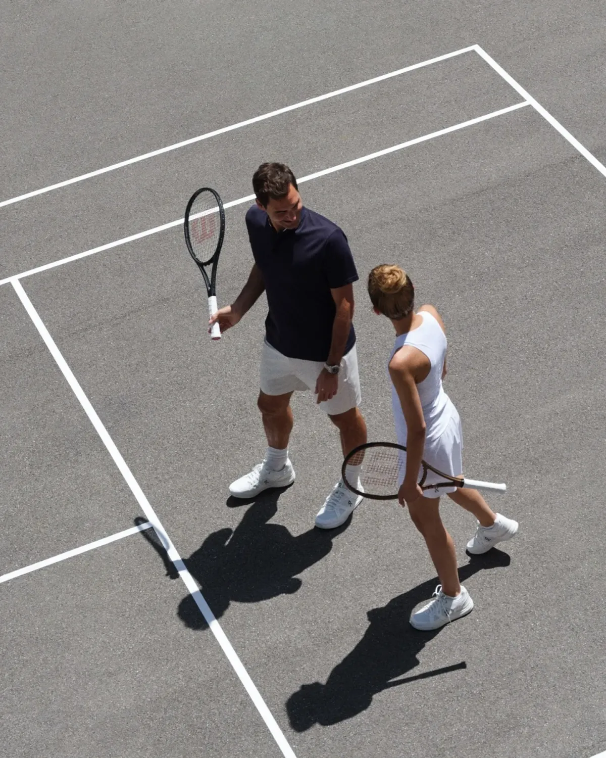 Zendaya se enfrenta a Roger Federer en un partido de tenis para On