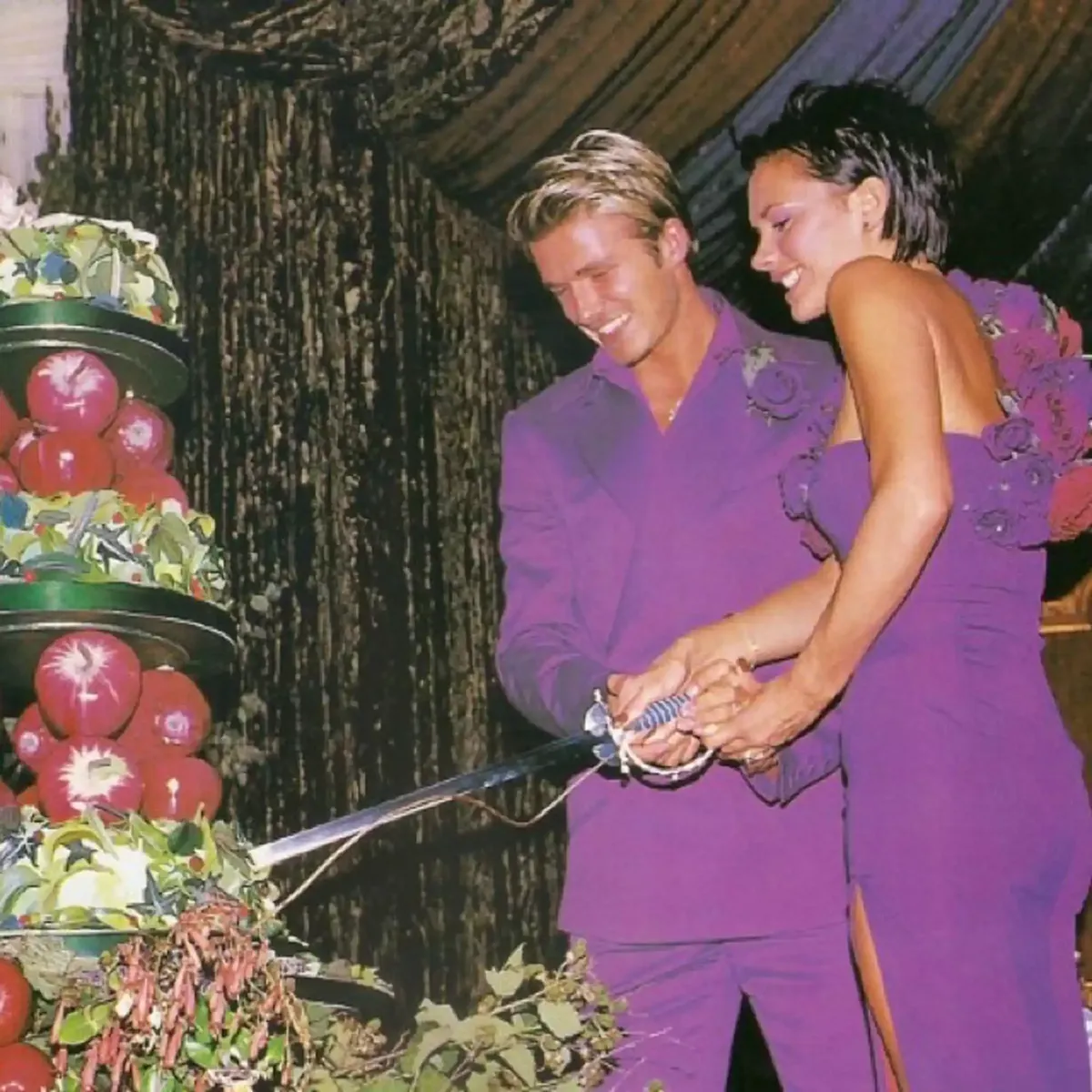 David y Victoria Beckham se vuelven a poner los looks morados de su boda