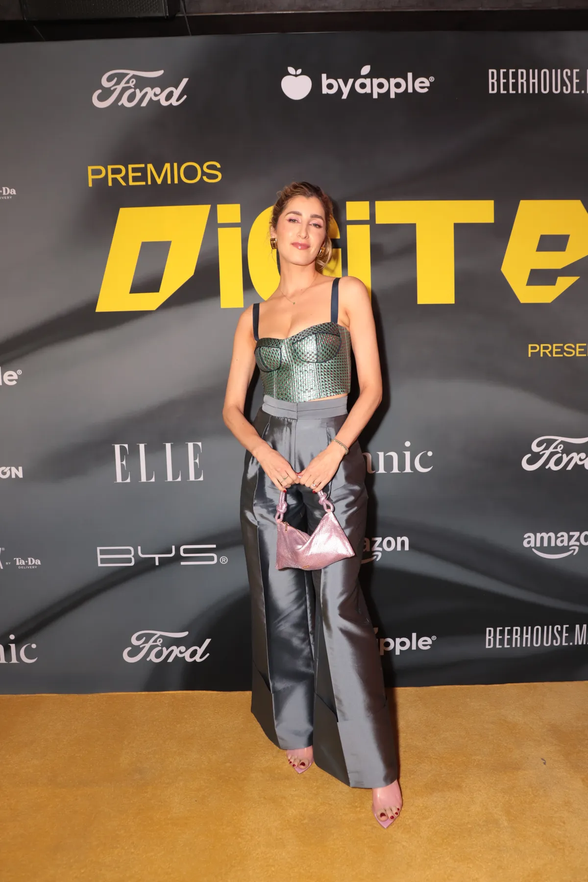 La yellow carpet de los premios DigitELLE estuvo llena de looks de impacto