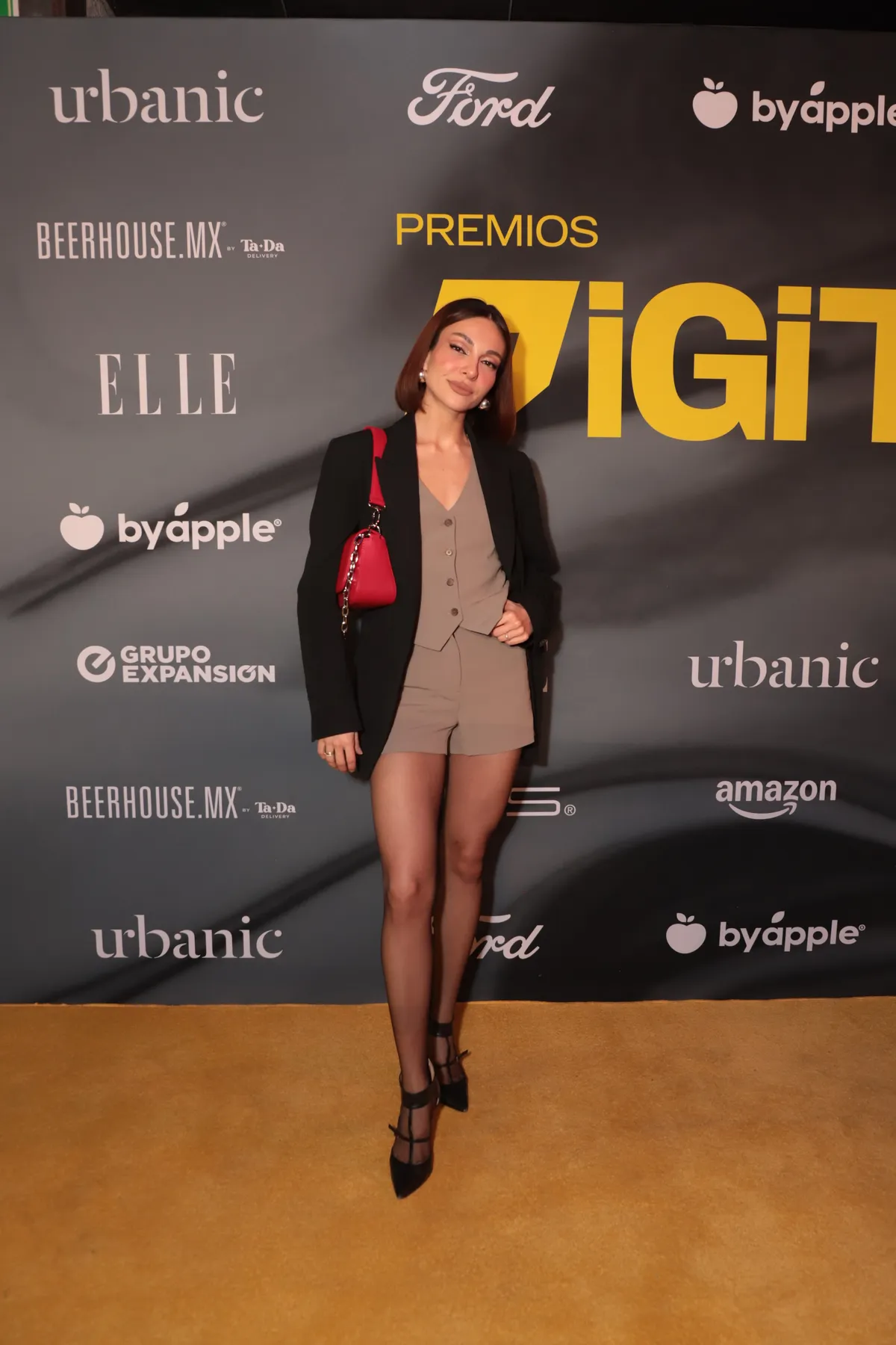 La yellow carpet de los premios DigitELLE estuvo llena de looks de impacto