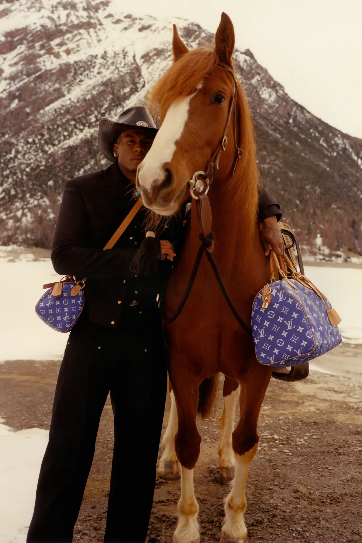 Pharrell Williams lleva a otro nivel la moda western en la última campaña de LV