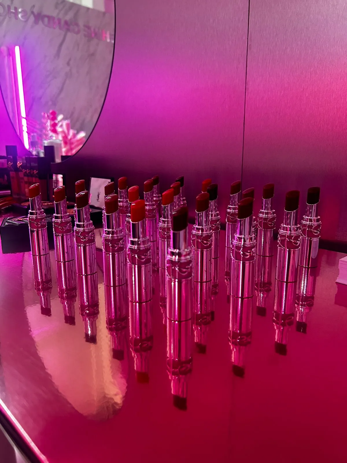 Plan de fin de semana: Conocer "Loveshine Factory" de YSL en CDMX