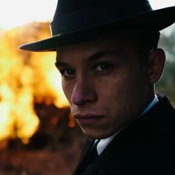 Finn Cole Florence Pugh