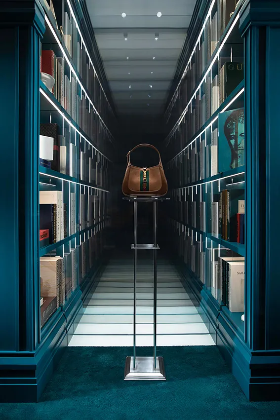 gucci endless narratives vitrinas