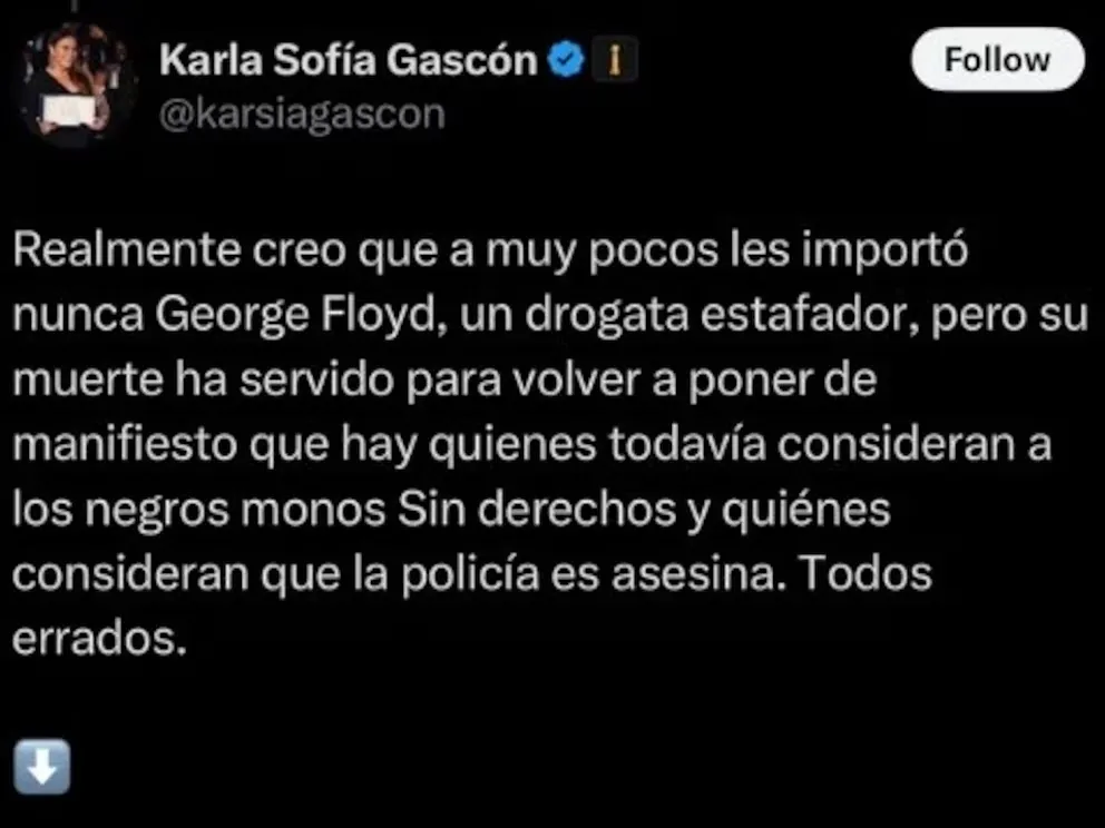 Karla Sofia tweets ofensivos
