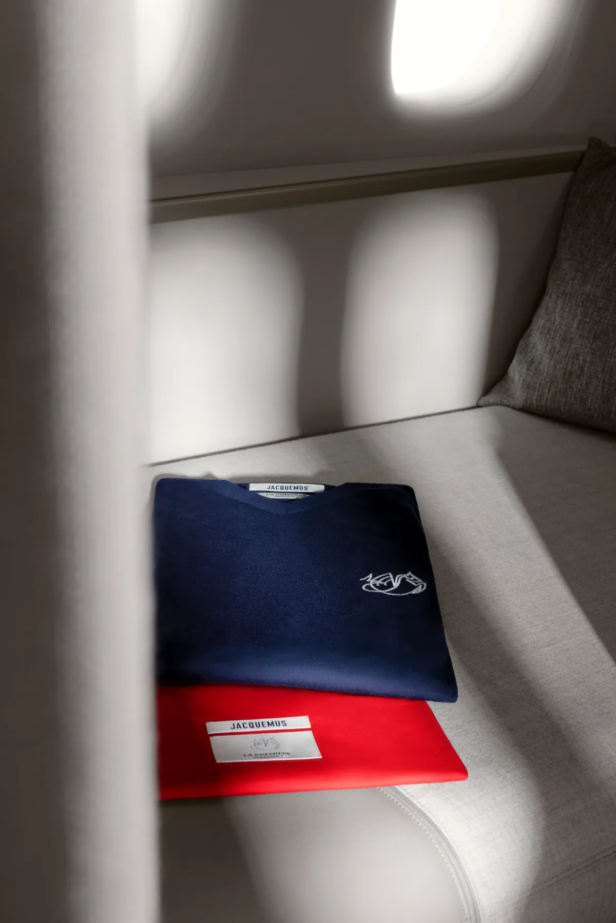Le Pyjama Jacquemus x Air France (3) ©Air France.jpg