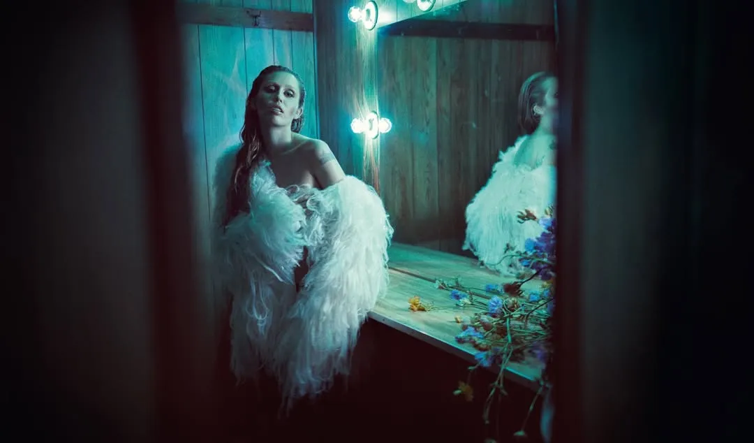 miley-cyrus-marca-maquillaje