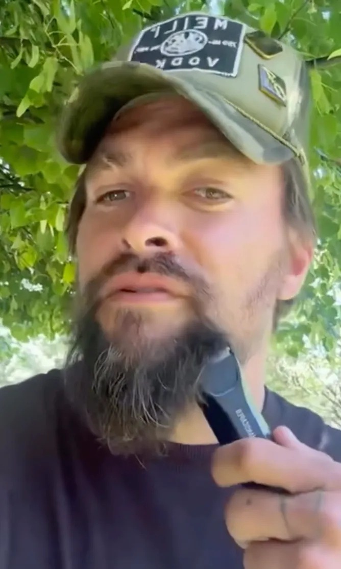 Jason Momoa se quita la barba por primera vez en seis años.