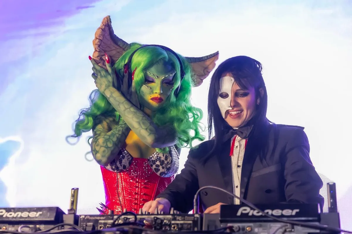 Belinda se disfraza de Greta de los Gremlins en Beliween 2025.