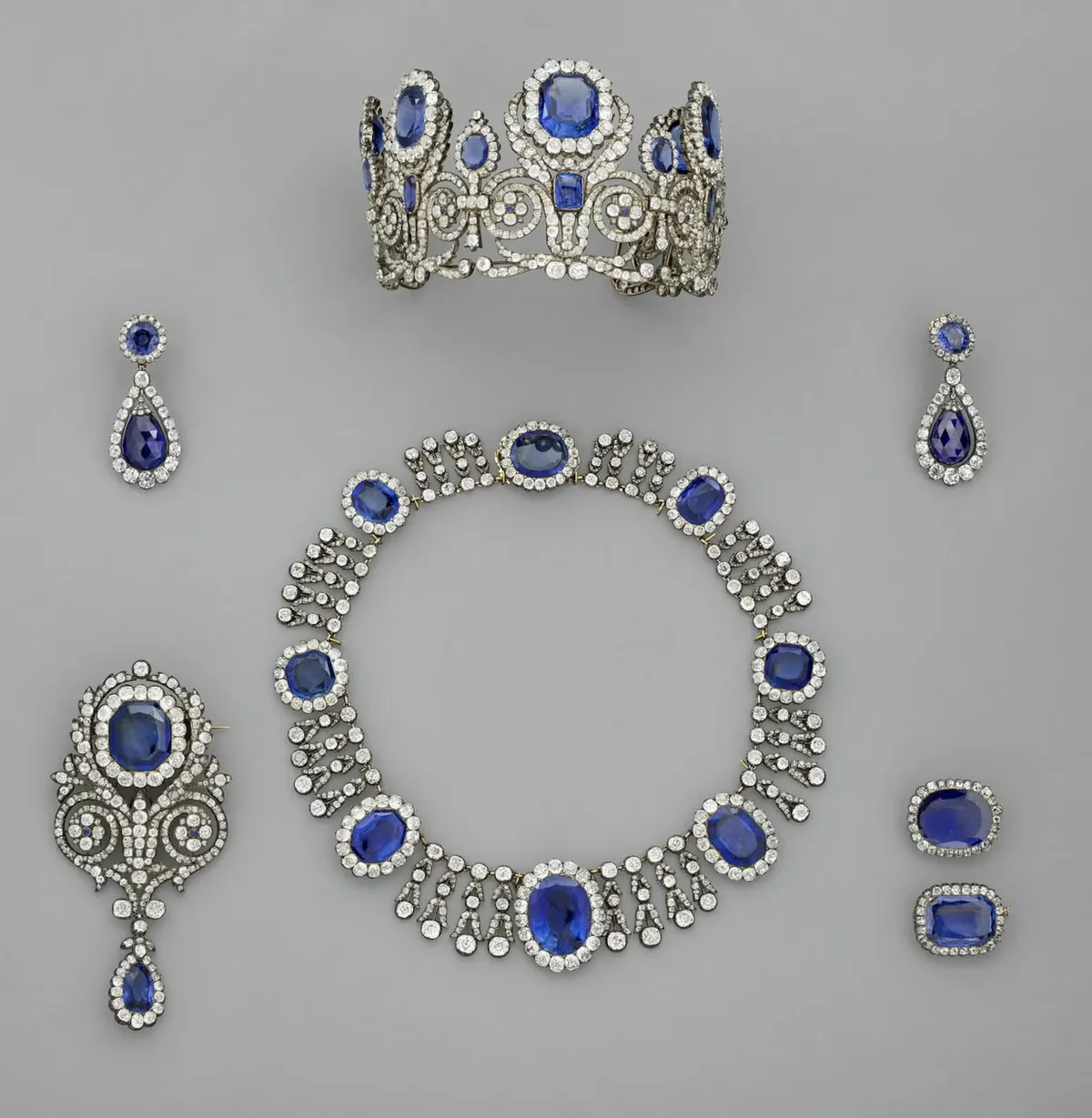 joyas-robadas-louvre-1.jpg