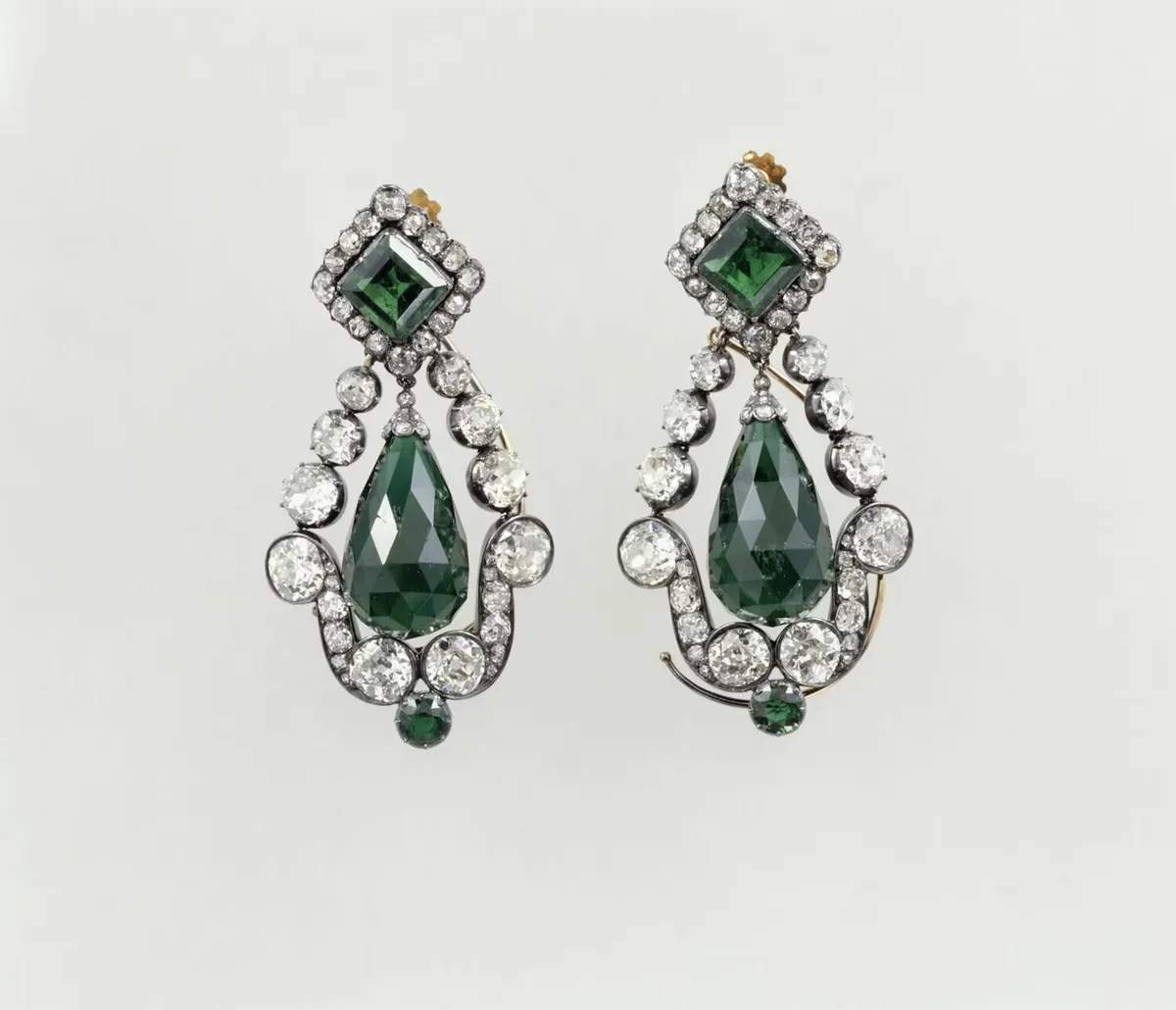 joyas-robadas-louvre-2.jpg