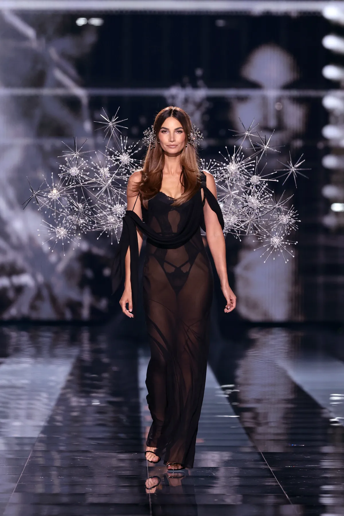 looks-victorias-secret-fashion-show-2025