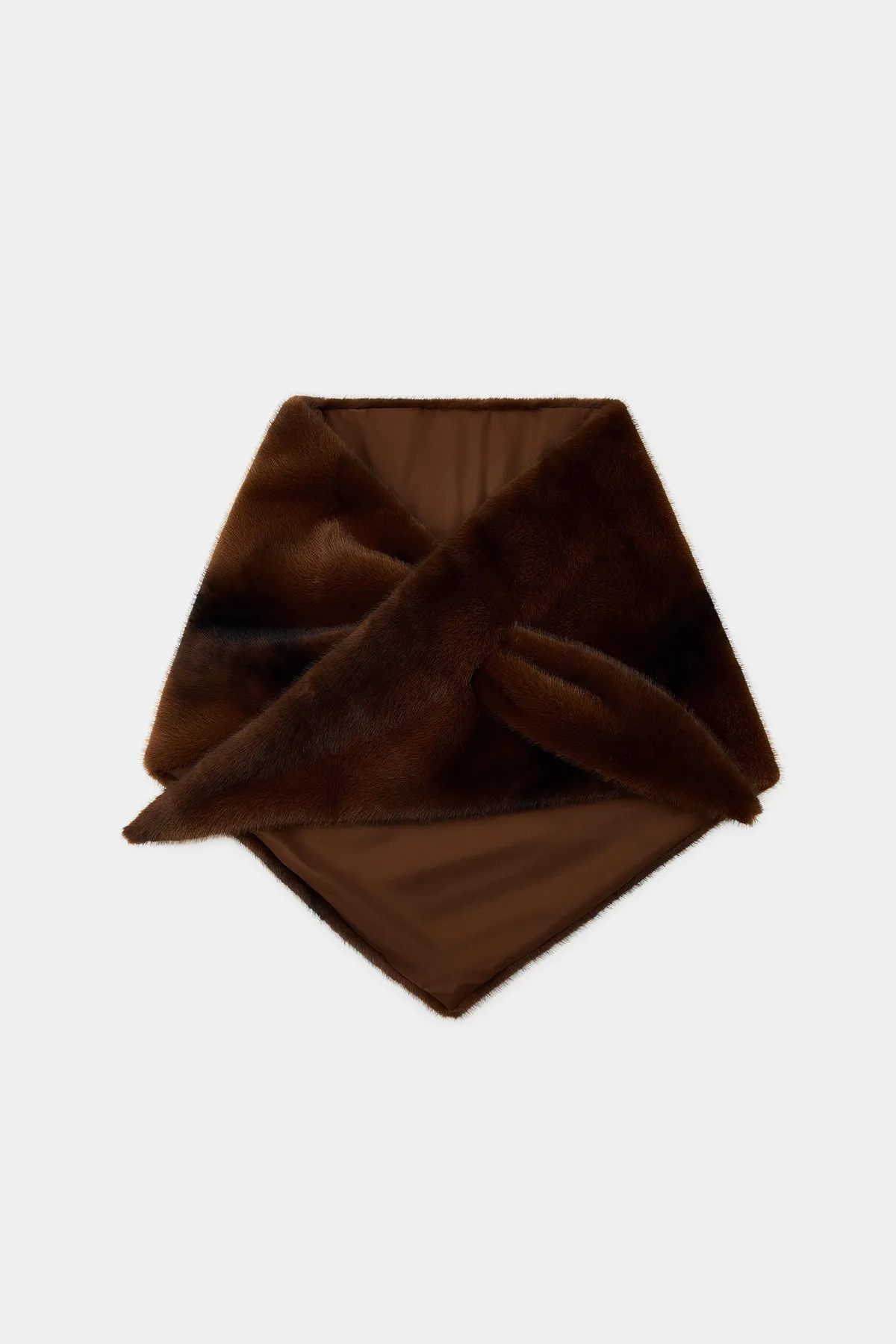 zara-estola.jpg