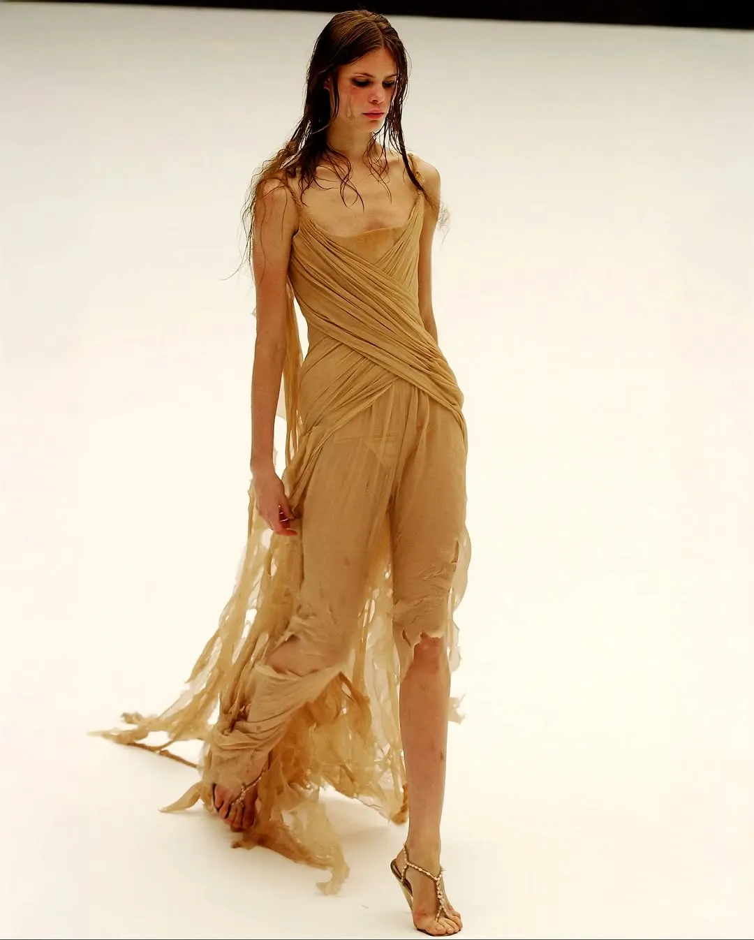 kim-kardashian-archivo-mcqueen