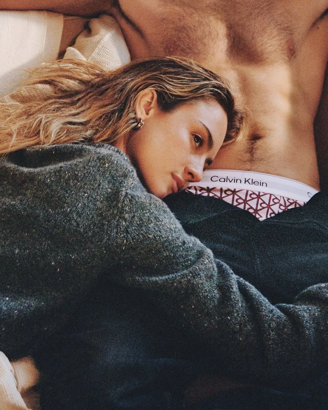 grace-van-patten-jackson-white-san-valentin-calvin-klein