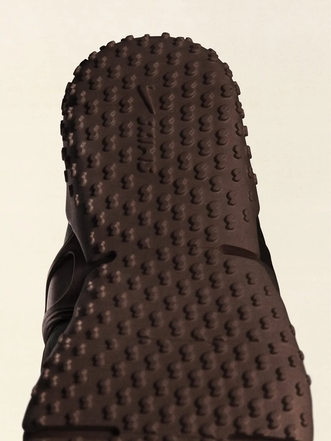 nike-skims-calzado-tabi