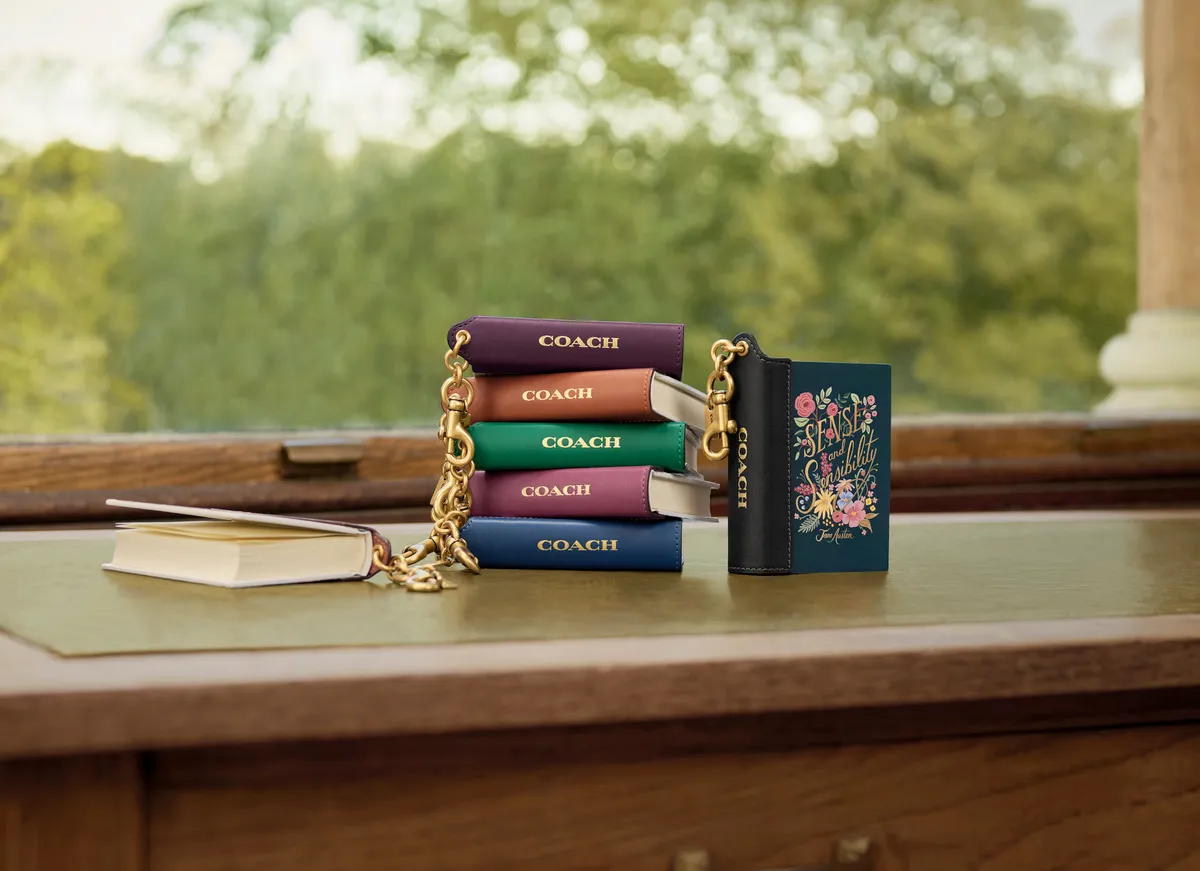 coach-charms-mini-libros