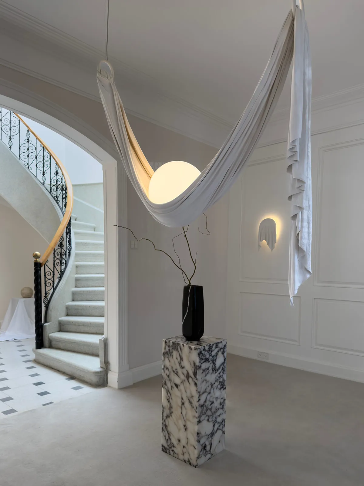 Showroom de Diez Company con piezas de Lee Broom 