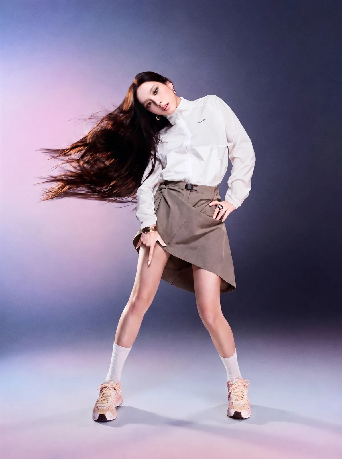 SALOMON JISOO ANNOUNCEMENT FULLBODY.jpg