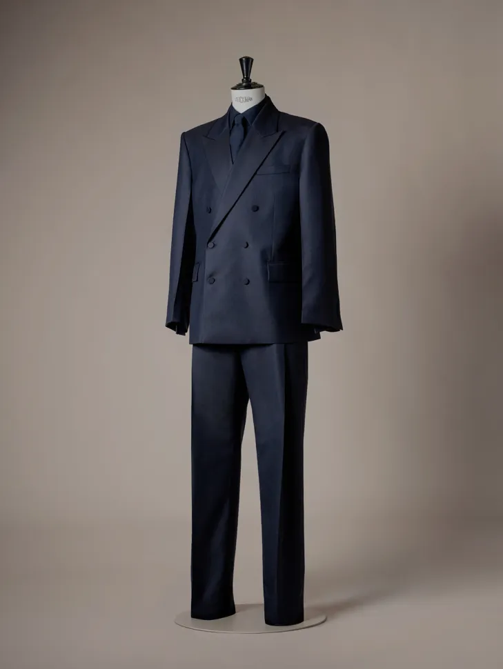 callum-turner-ferragamo.png