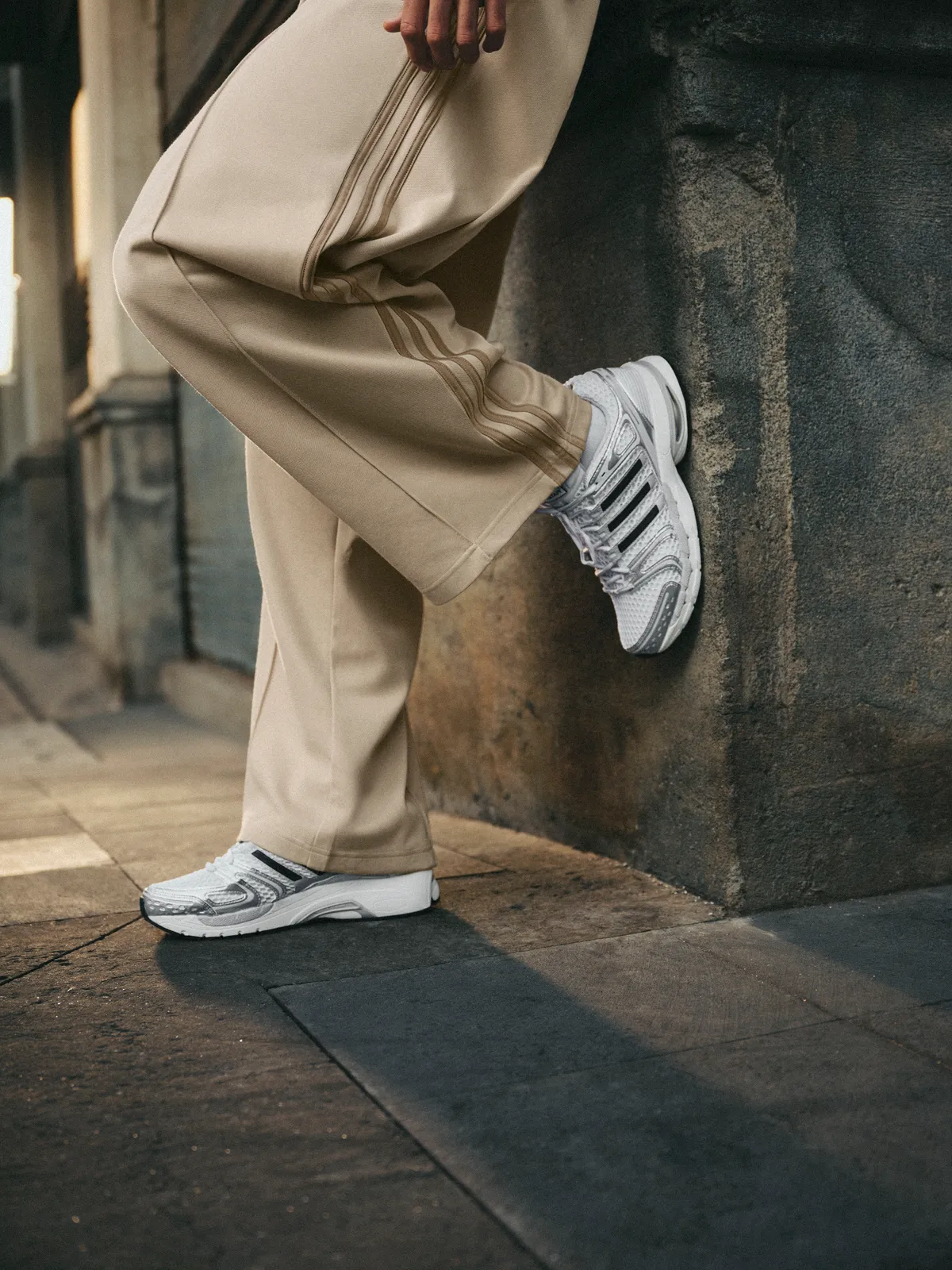 ADIDAS_NWC_EP_16_06_2026_CALLE_ 22 PREVIEW RETOQUE A.jpg