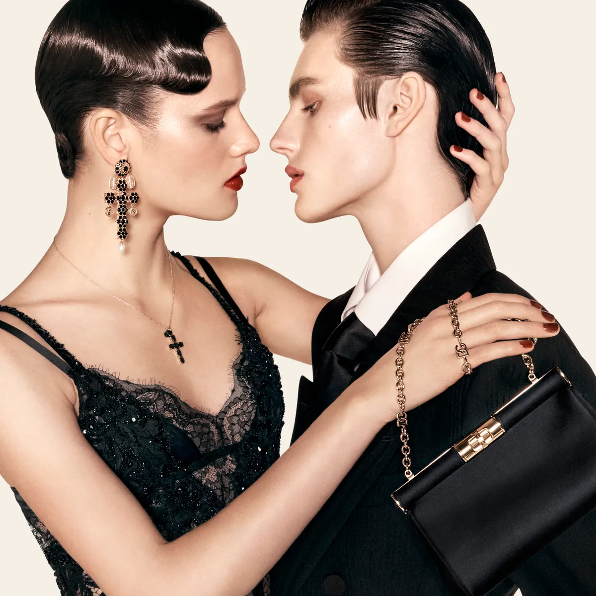 DG-MAIN-ADV-FW26_PH-STEVEN-MEISEL-WOMAN-05_NO_LOGO.jpg