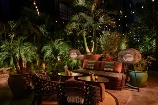 LAXTE_Kateen-Lounge-Seating-Night de tamaño pequeño.jpeg