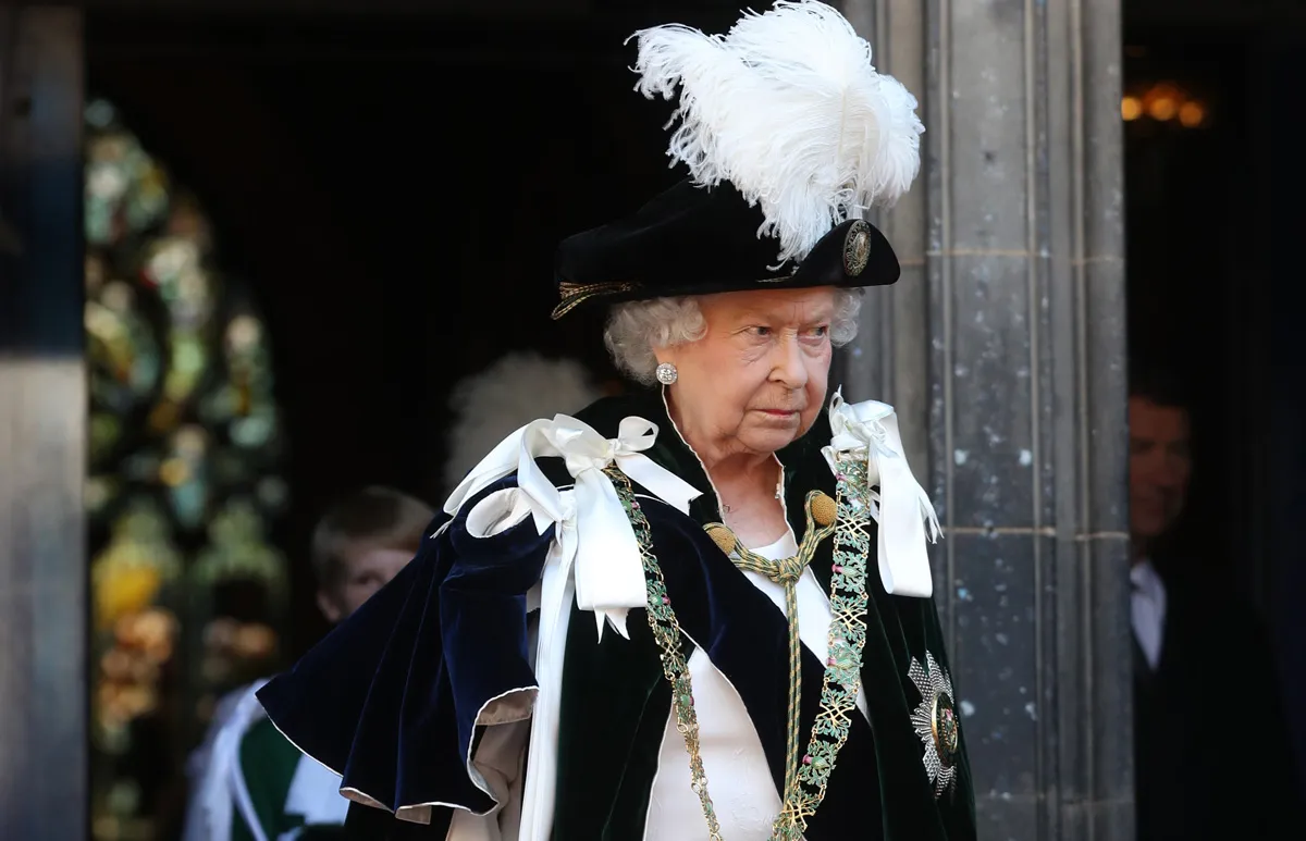 REINA-ISABEL-II