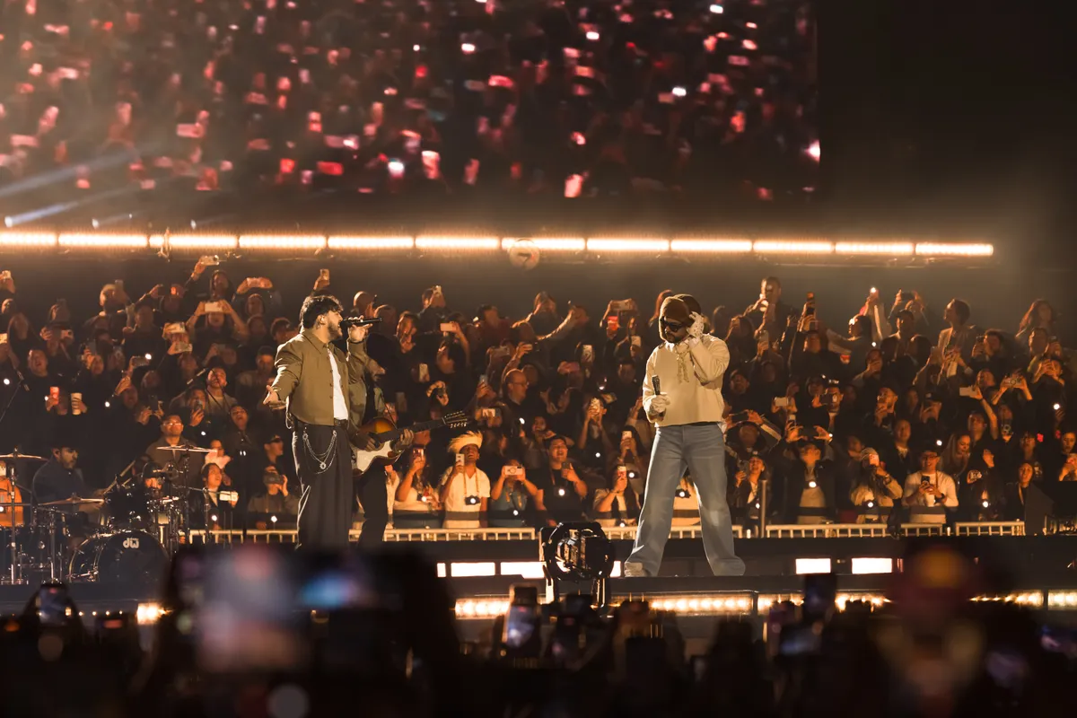Bad Bunny invita a Grupo Frontera a uno de sus conciertos a CDMX