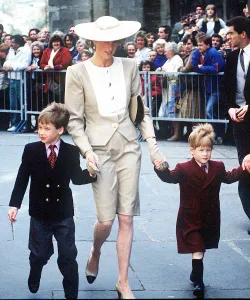 princess-diana-wedding-guest-outfits-255818-1524689599548-image.500x0c