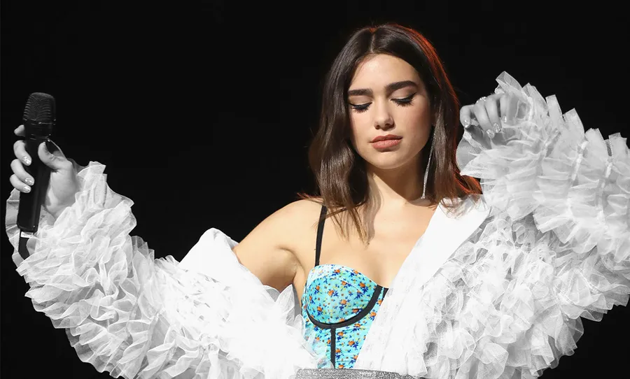 Dua-Lipa-Foto-Jennifer-Lopez-Becky-G-Jessica-Alba-Sofia-Vergara