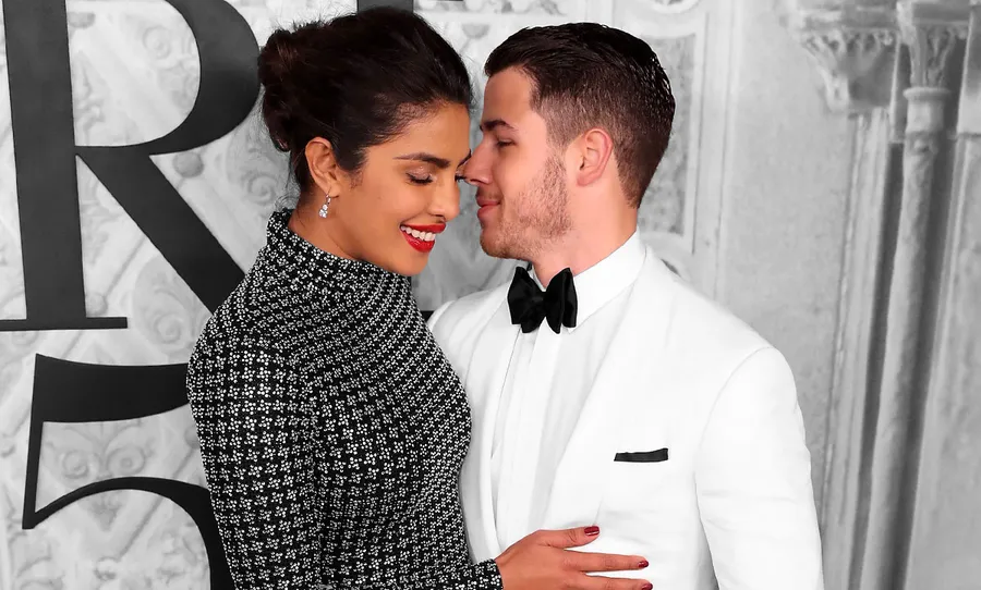 Priyanka-Chopra-And-Nick-Jonas-foto-Boda-Meghan-Markle-compromiso