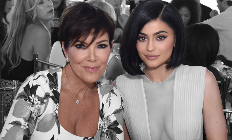 Kylie-jenner-regaló-ferrati-kris-jenner
