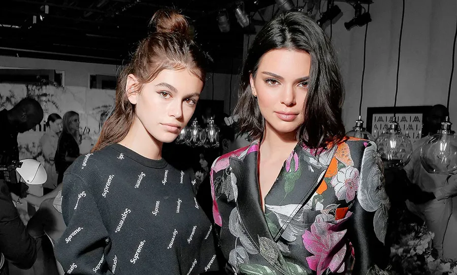 Kaia-Gerber-Kendall-Jenner-Fashion-Month-show-ss19