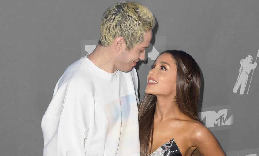 Pete-Davidson-Ariana-Grande-Se-burla-de-su-ruptura