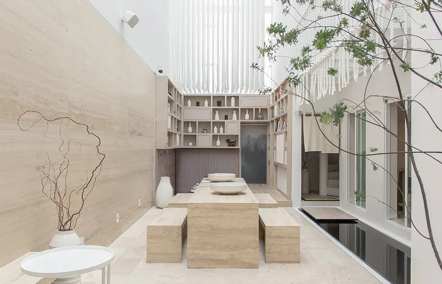 RyoKan-Hotel-Lobby