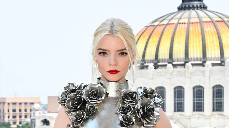 Anya Taylor-Joy afirma que le encantó estar cubierta de sangre en Furiosa