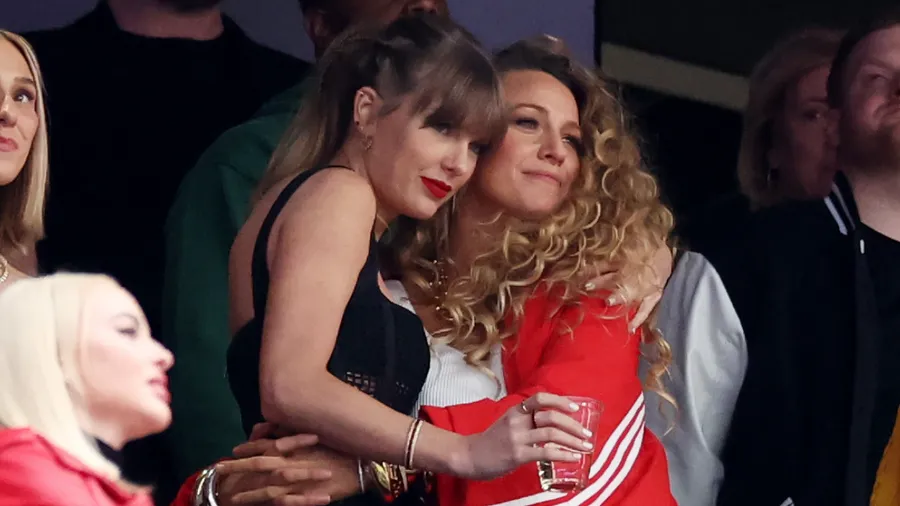 Blake Lively llevó 496,075k dólares en joyería Tiffany en su look del Super Bowl