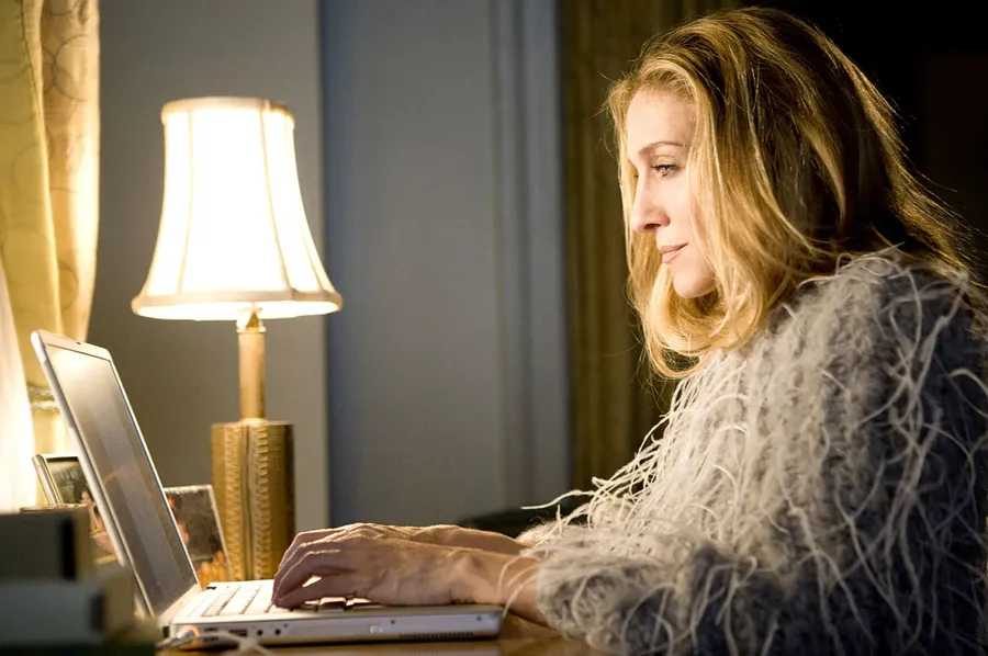 carrie bradshaw laptop