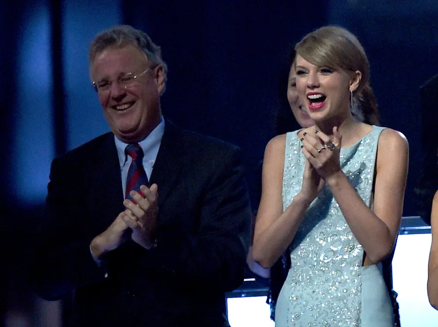 Taylor Swift aborda el altercado de su papá con un paparazzi en Sydney