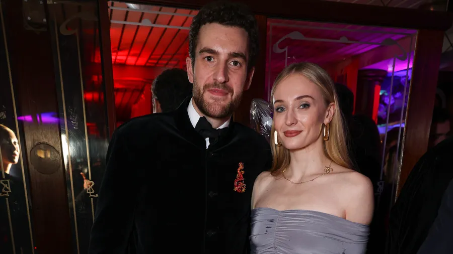 Sophie Turner y Peregrine Pearson celebran juntos el Año del Dragón