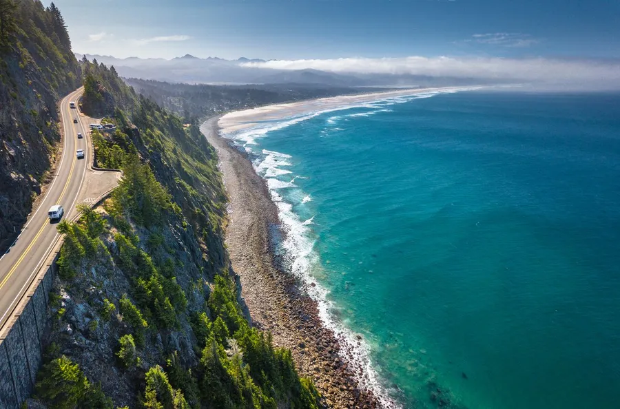 La costa de la montaña Neahkahnie en Oregon, Estados Unidos.