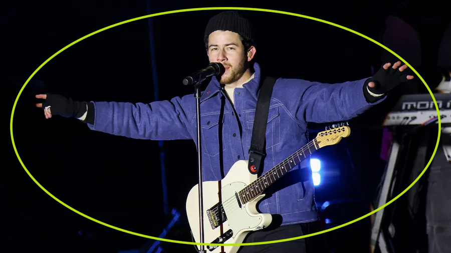 Nick Jonas láser