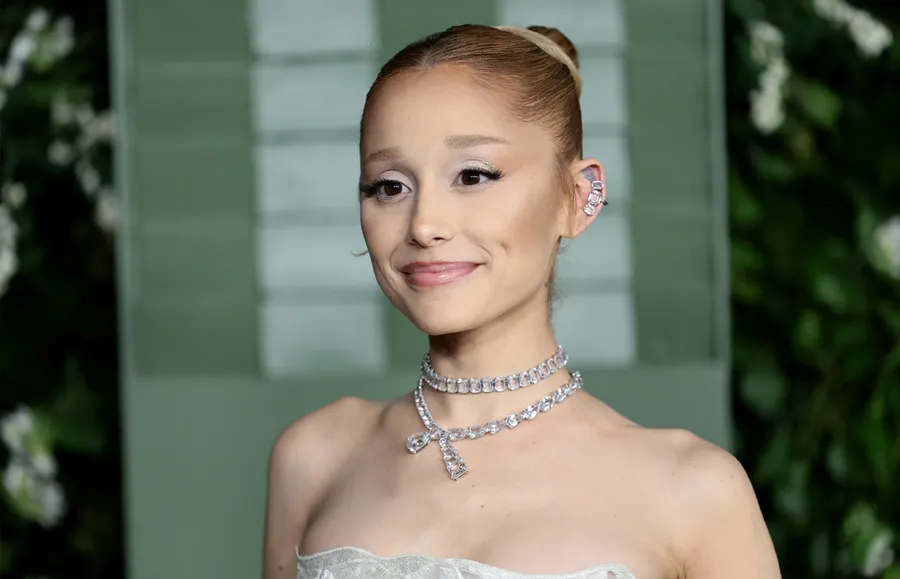 Ariana Grande cuerpo