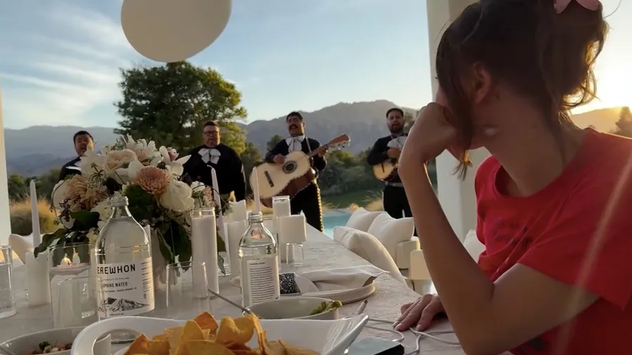 justin-biebier-serenata-hailey-bieber